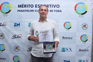 Na-noite-do-dia-28-de-novembro-o-salao-nobre-do-Clube-Bom-Pastor-recebeu-a-mais-importante-e-tr5-300x200 Na noite do dia 28 de novembro, o salão nobre do Clube Bom Pastor recebeu a mais importante e tr5