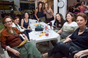 HAPPYHOURDIADASMAES26-74-300x200 HAPPY HOUR - ESPECIAL DIA DAS MÃES - 08/05